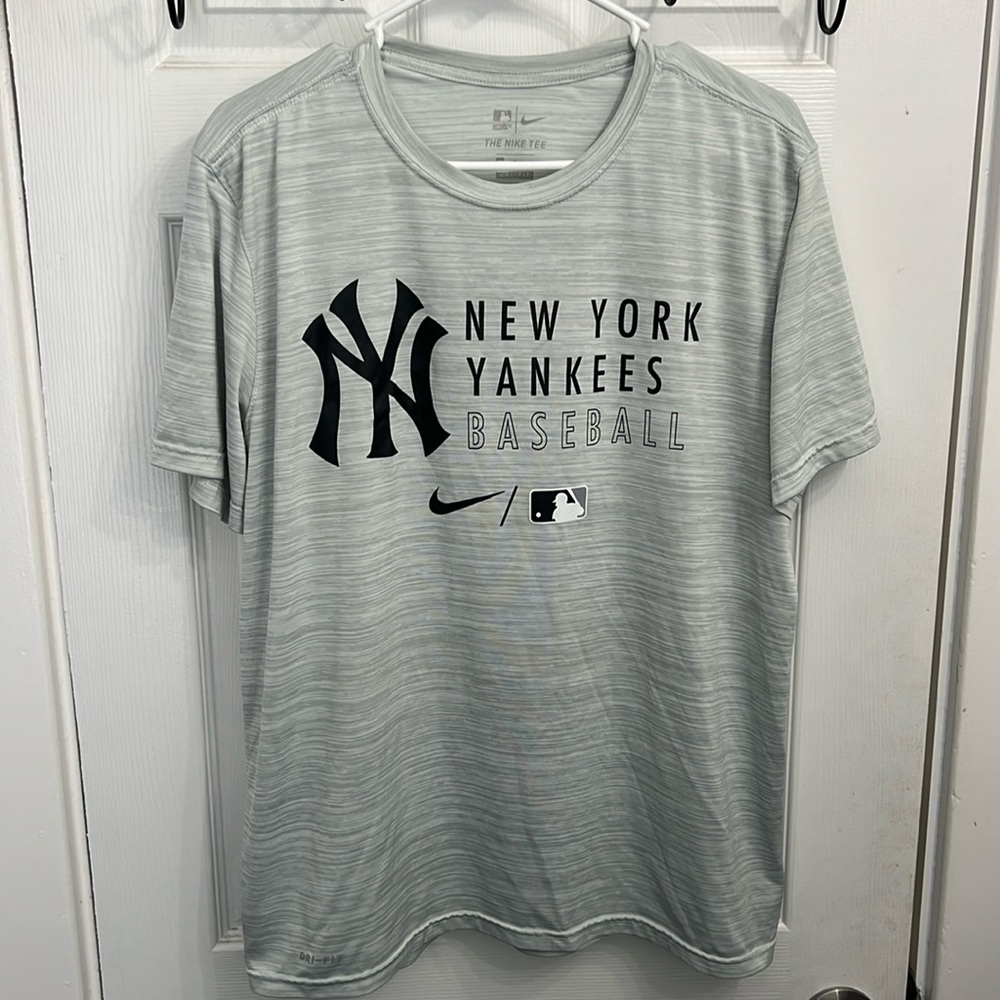 Men’s Nike NY Yankees Baseball Shirt